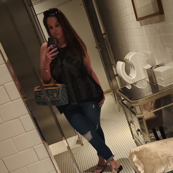 Meet your Posher, Jessica - Picture 2 of 8